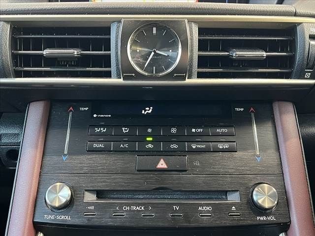 TOYOTA LEXUS IS300h 2016