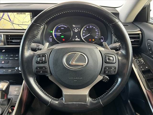 TOYOTA LEXUS IS300h 2016