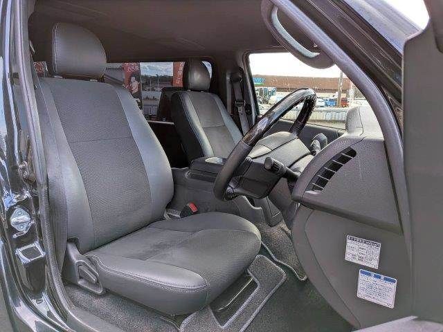 TOYOTA HIACE van 4WD 2019