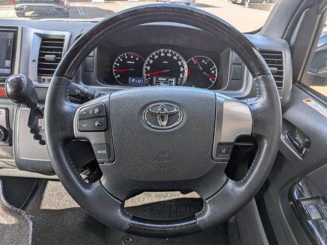 TOYOTA HIACE van 4WD 2019