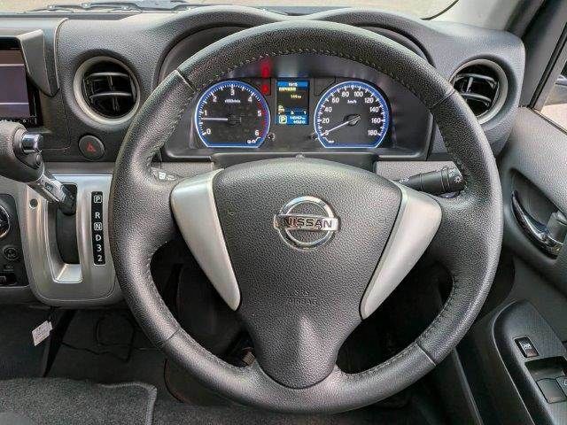 NISSAN NV350 CARAVAN 2017