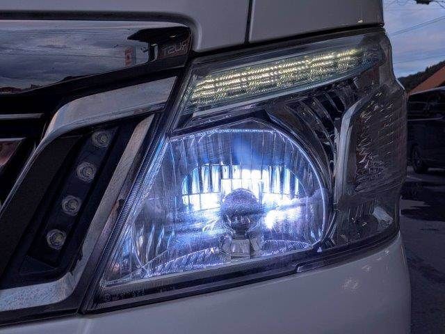 NISSAN NV350 CARAVAN 2017