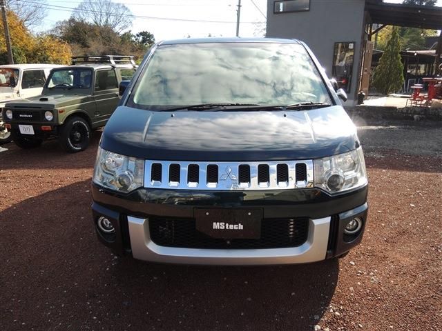 MITSUBISHI DELICA D:5 4WD 2009