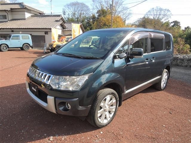 MITSUBISHI DELICA D:5 4WD 2009