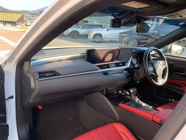 TOYOTA LEXUS ES300h 2019