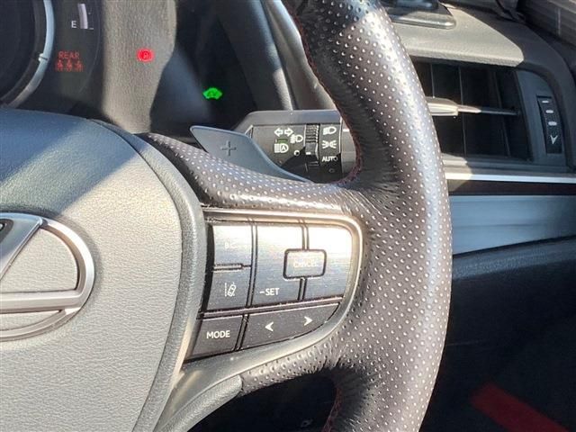 TOYOTA LEXUS ES300h 2019