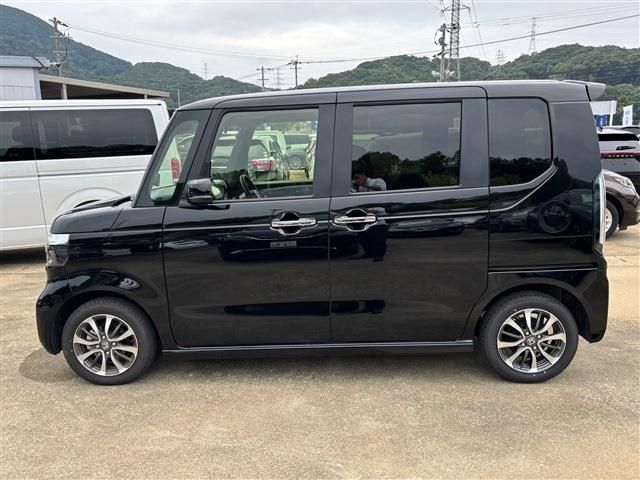 HONDA N BOX CUSTOM 2024