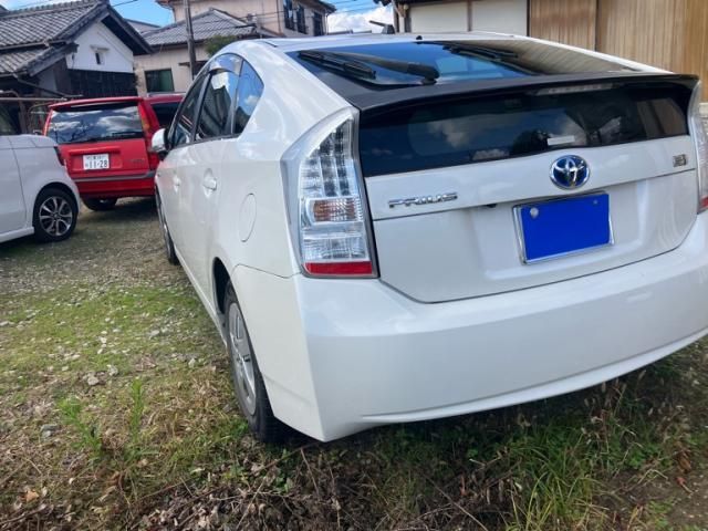 TOYOTA PRIUS 2011
