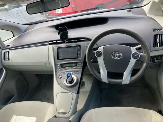 TOYOTA PRIUS 2011