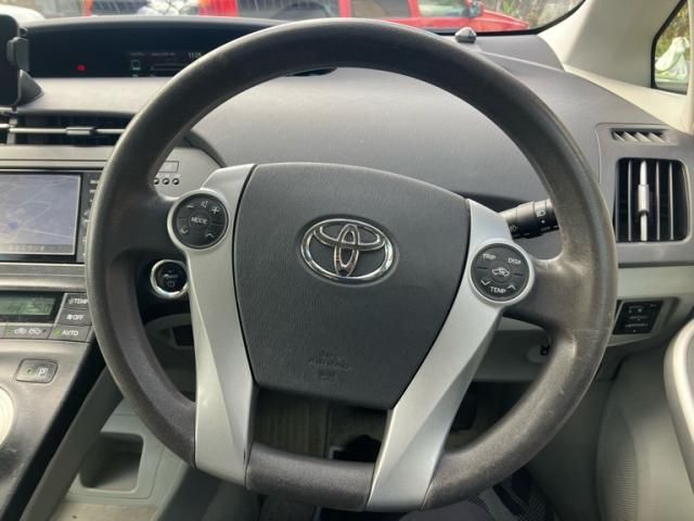 TOYOTA PRIUS 2011
