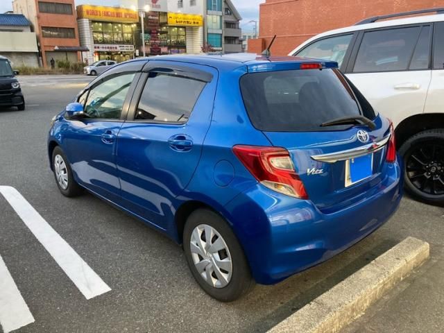TOYOTA VITZ 2015
