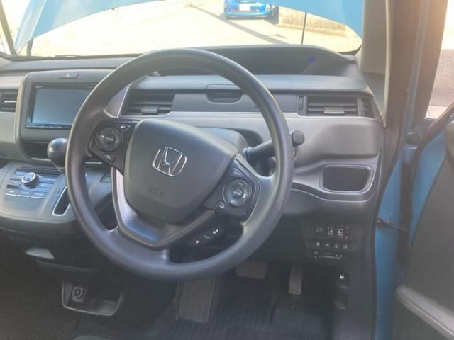 HONDA FREED 2016