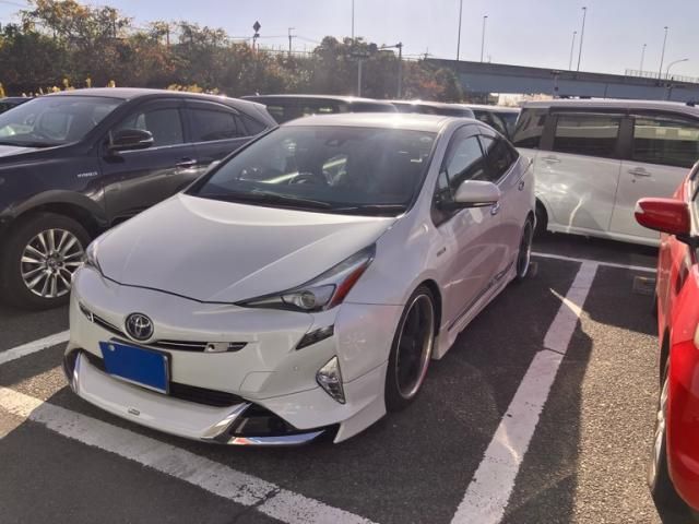 TOYOTA PRIUS 2016