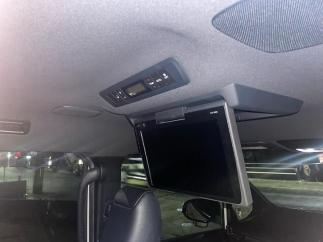 TOYOTA NOAH HYBRID 2018