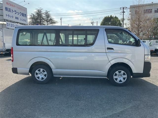 TOYOTA HIACE van 4WD 2013