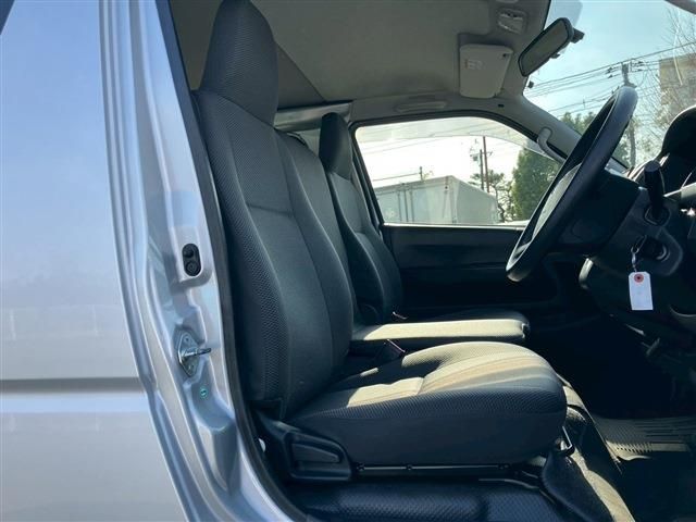 TOYOTA HIACE van 4WD 2013