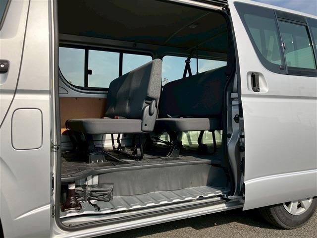 TOYOTA HIACE van 4WD 2013