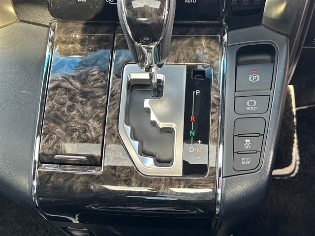 TOYOTA VELLFIRE 2022