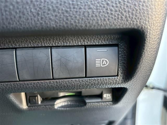 TOYOTA RAV4 2WD 2021