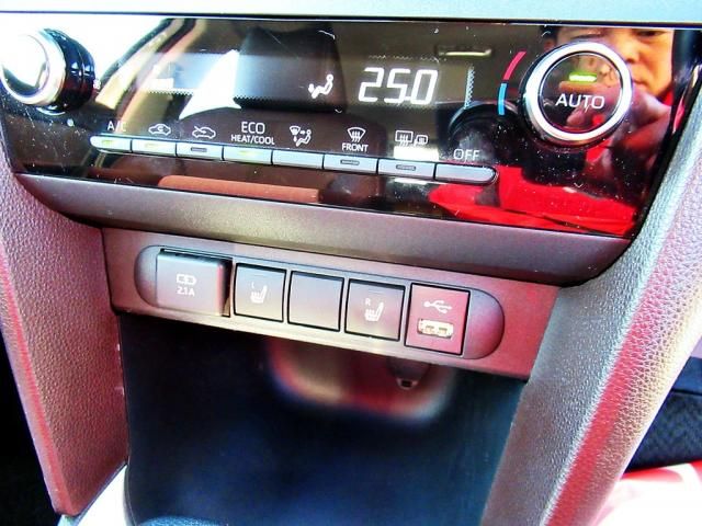 TOYOTA YARIS CROSS HYBRID 2021