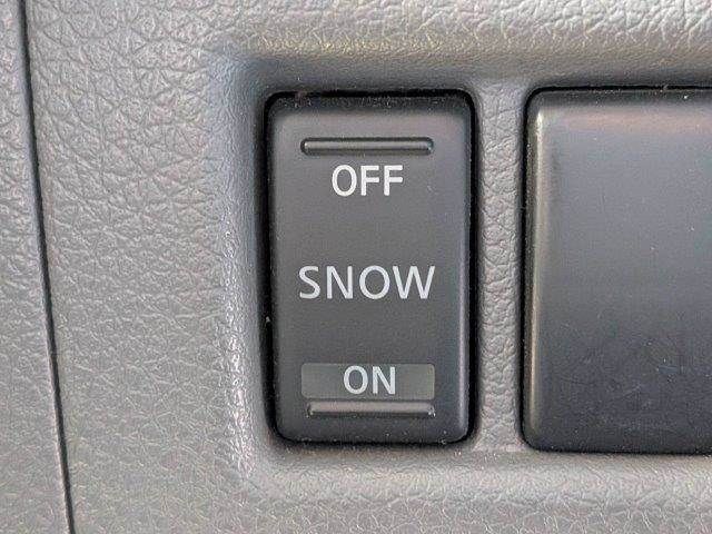 NISSAN NV350 CARAVAN 2013