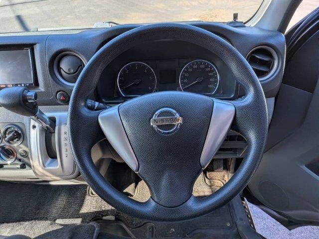 NISSAN NV350 CARAVAN 2013