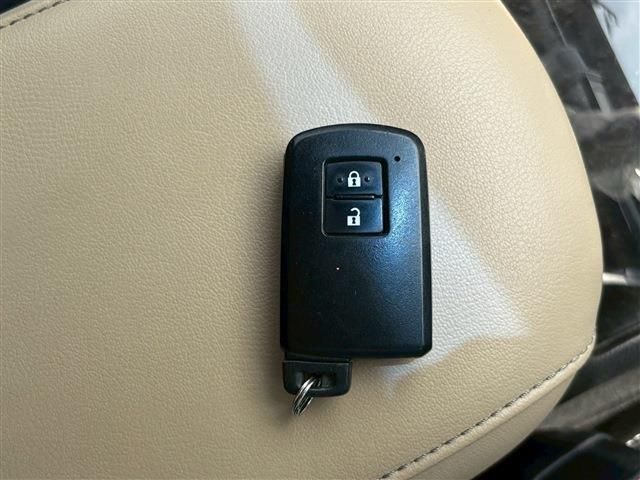 TOYOTA HARRIER 2WD 2014