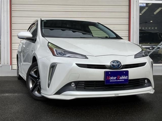 TOYOTA PRIUS 2019