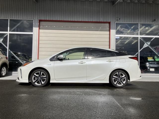 TOYOTA PRIUS 2019