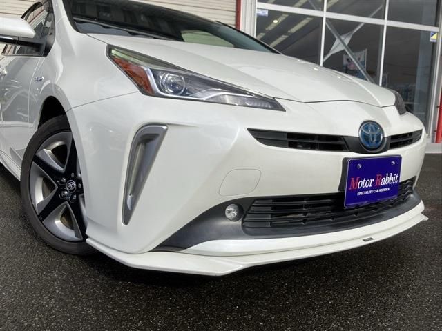 TOYOTA PRIUS 2019