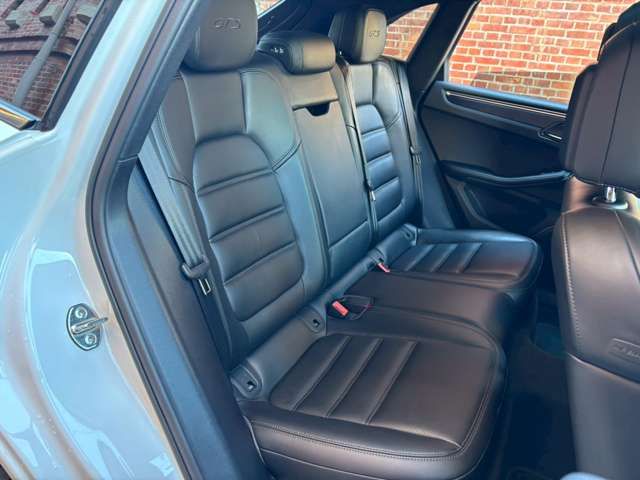 PORSCHE PORSCHE Macan 2020