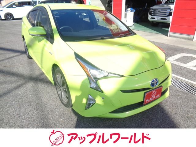 TOYOTA PRIUS 2016