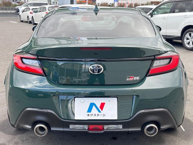 TOYOTA GR86 2024