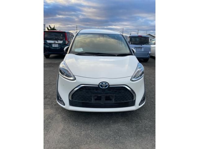 TOYOTA SIENTA HYBRID 2021