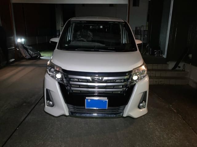 TOYOTA NOAH 2014