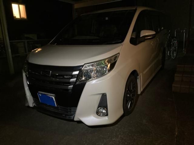 TOYOTA NOAH 2014