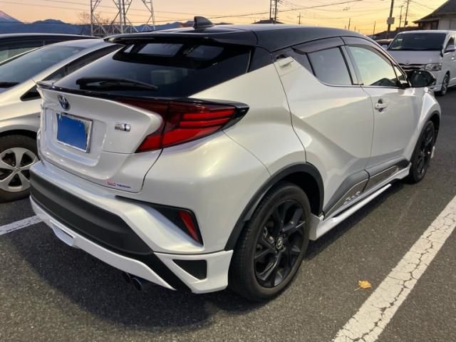 TOYOTA C-HR 2021