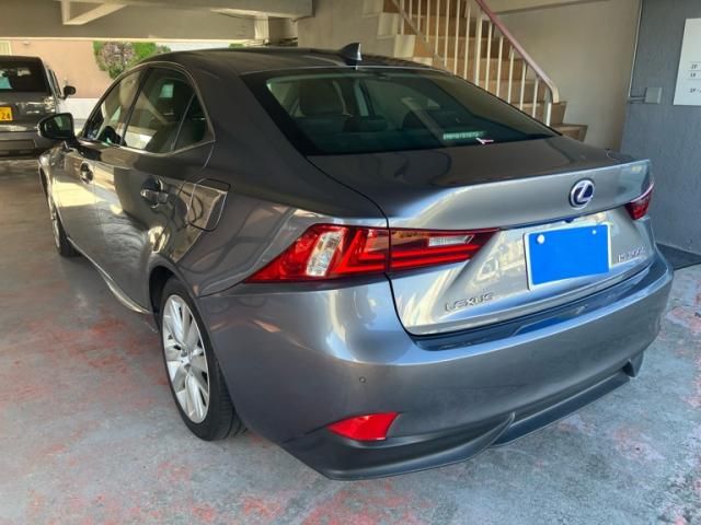TOYOTA LEXUS IS300h 2016