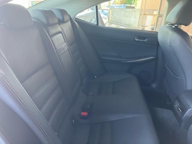 TOYOTA LEXUS IS300h 2016