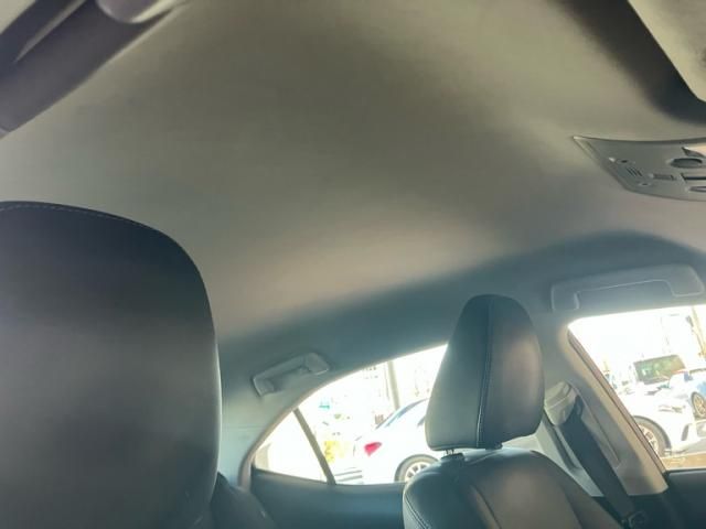 TOYOTA LEXUS IS300h 2016