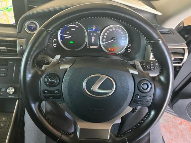 TOYOTA LEXUS IS300h 2016