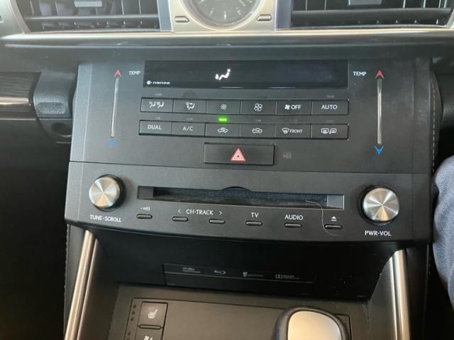 TOYOTA LEXUS IS300h 2016