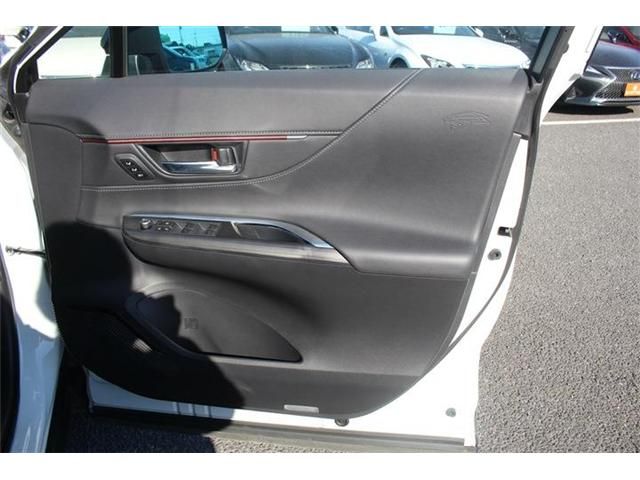 TOYOTA HARRIER PHEV 2023