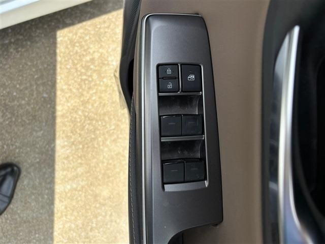 TOYOTA CROWN sedan hybrid 2022