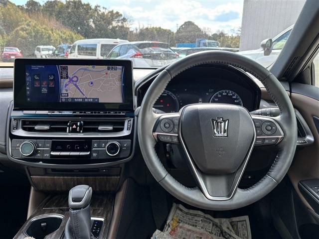 TOYOTA CROWN sedan hybrid 2022