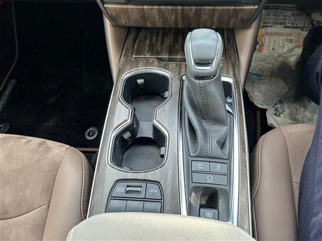 TOYOTA CROWN sedan hybrid 2022