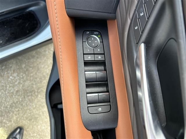 TOYOTA VELLFIRE  HYBRID 2023