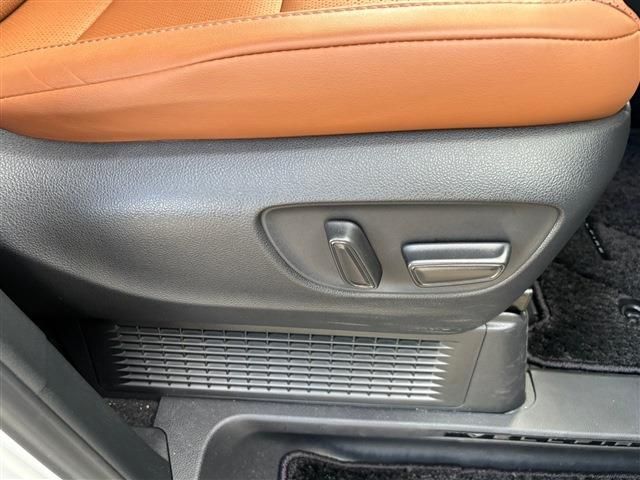 TOYOTA VELLFIRE  HYBRID 2023