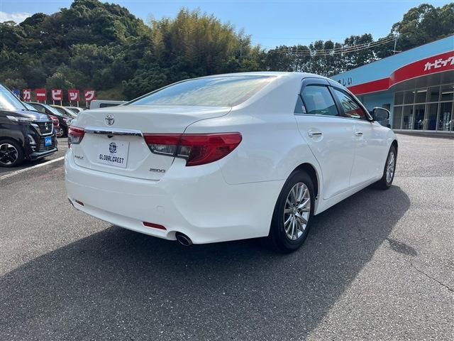 TOYOTA MARK X 2017