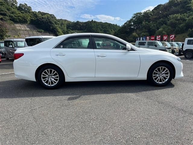 TOYOTA MARK X 2017
